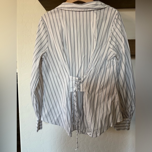 Vince Camuto|White pinstripe button down long sleeve blouse,cinch tie on back• - Picture 3 of 10